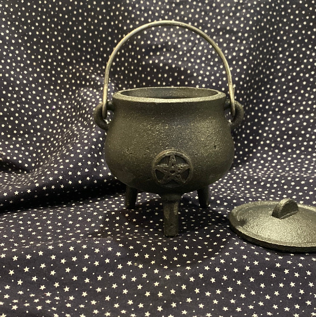 7cm Cast Iron Cauldron - Pentagram