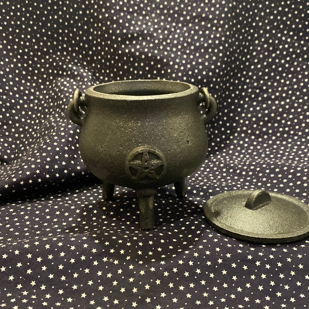 7cm Cast Iron Cauldron - Pentagram
