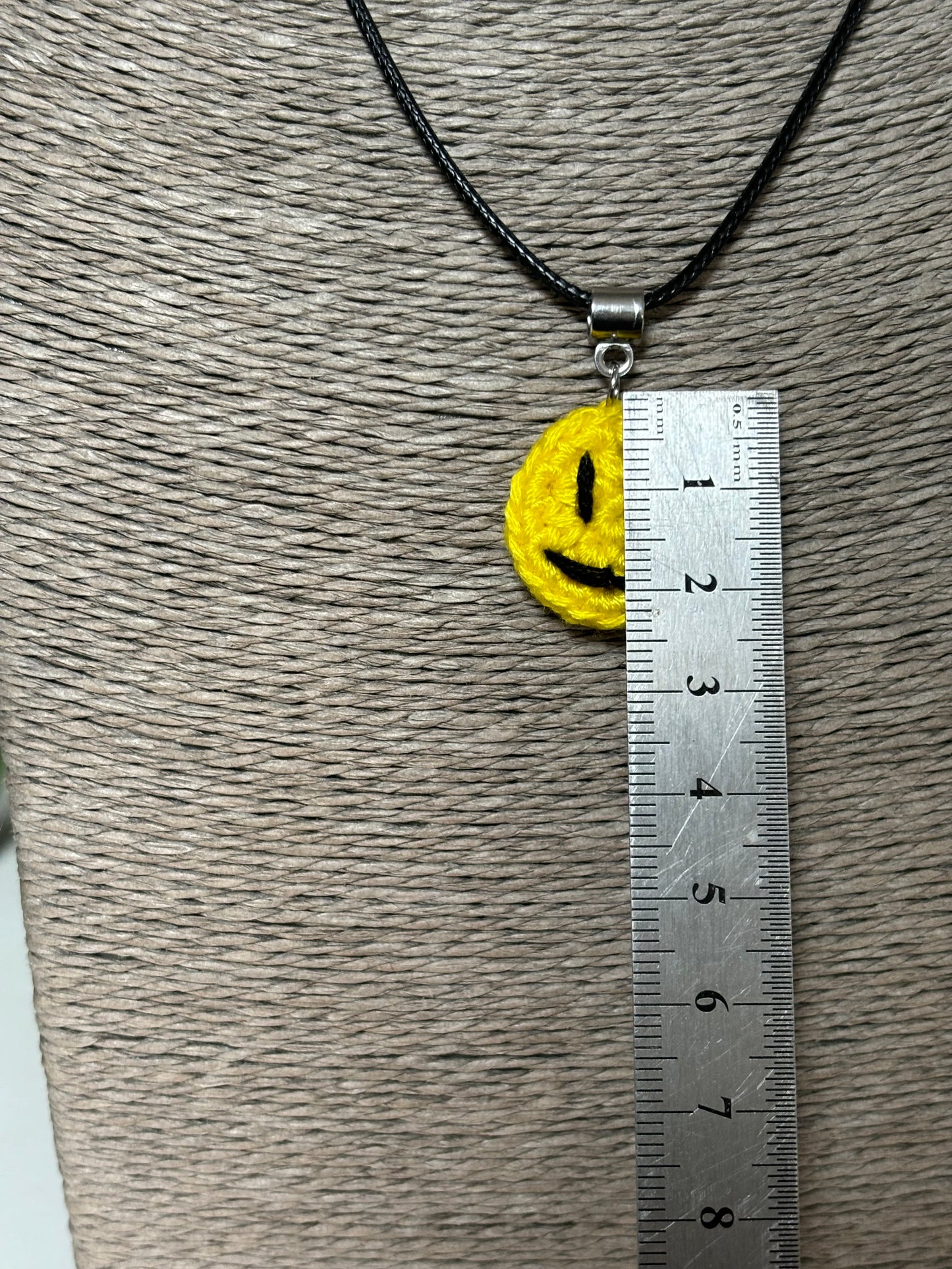 Retro Crochet Necklace - Smiley Face