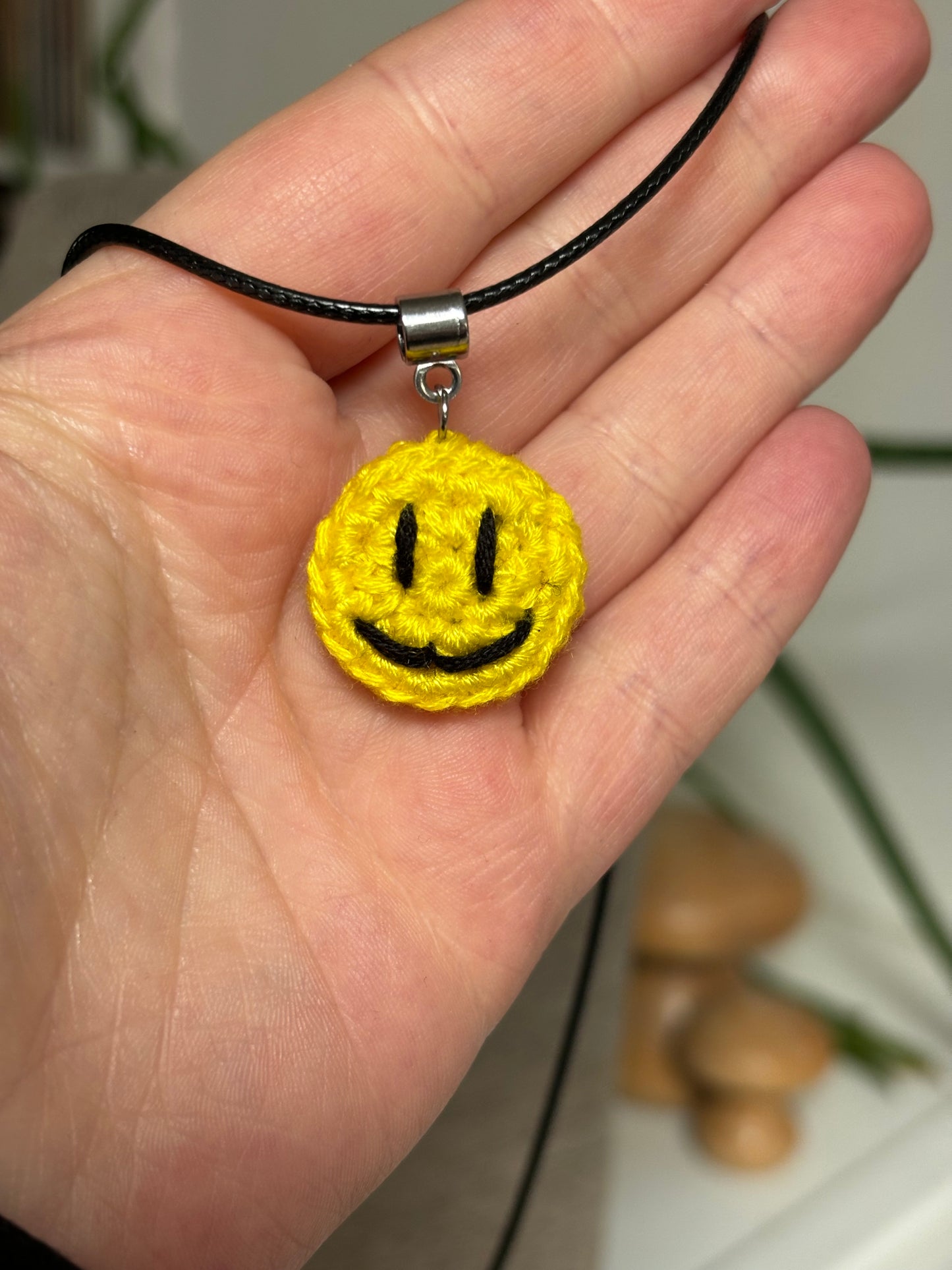 Retro Crochet Necklace - Smiley Face