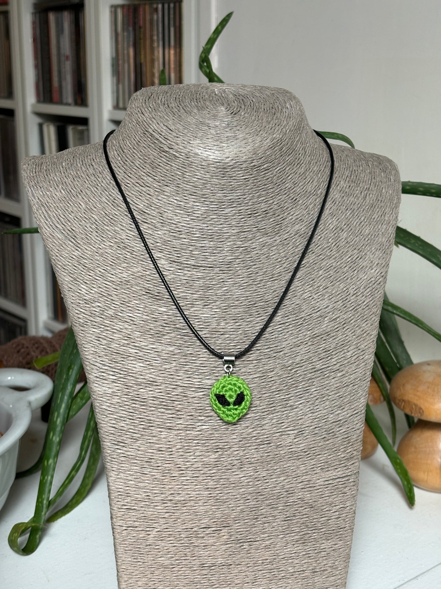 Retro Crochet Necklace - Alien