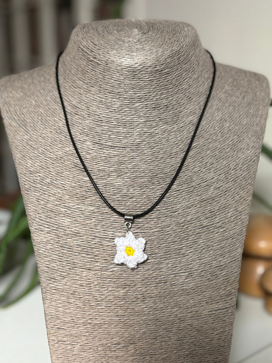 Retro Crochet Necklace - Daisy