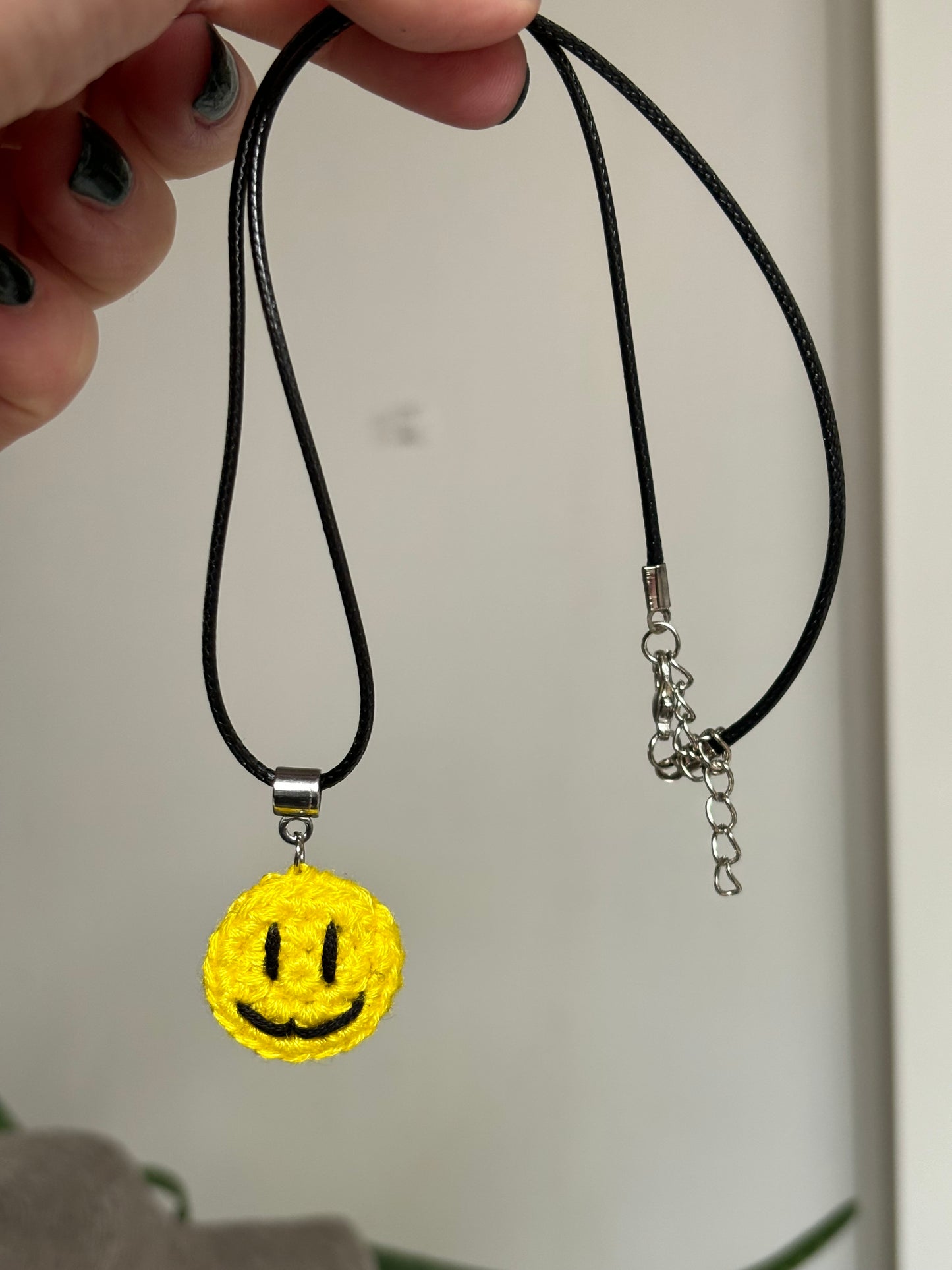 Retro Crochet Necklace - Smiley Face