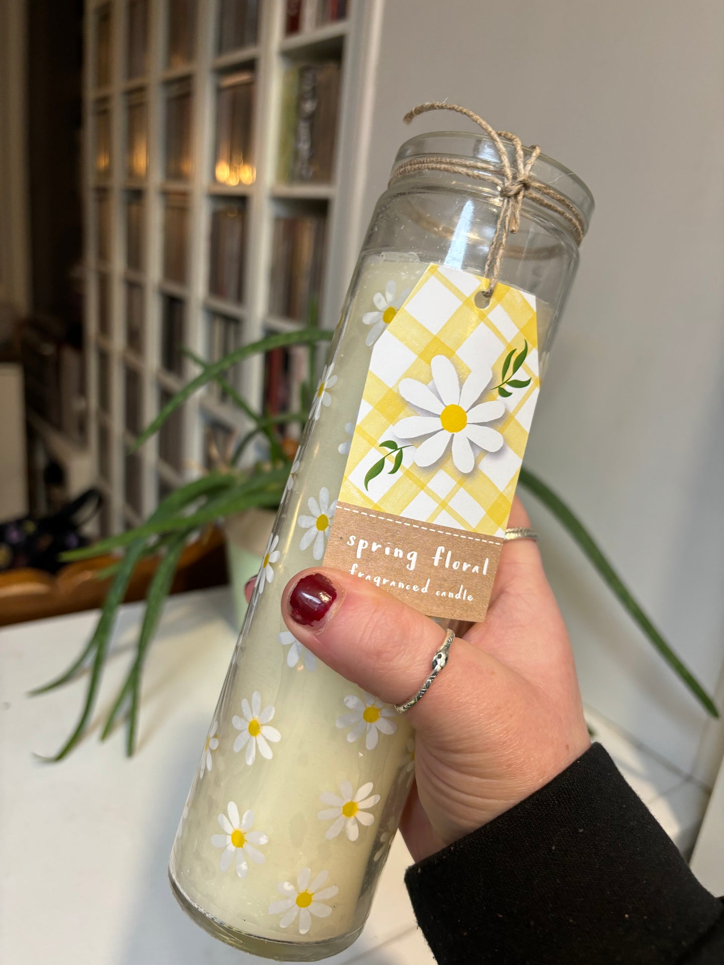 White Daisy Glass Tube  Candle - Spring Floral Scent