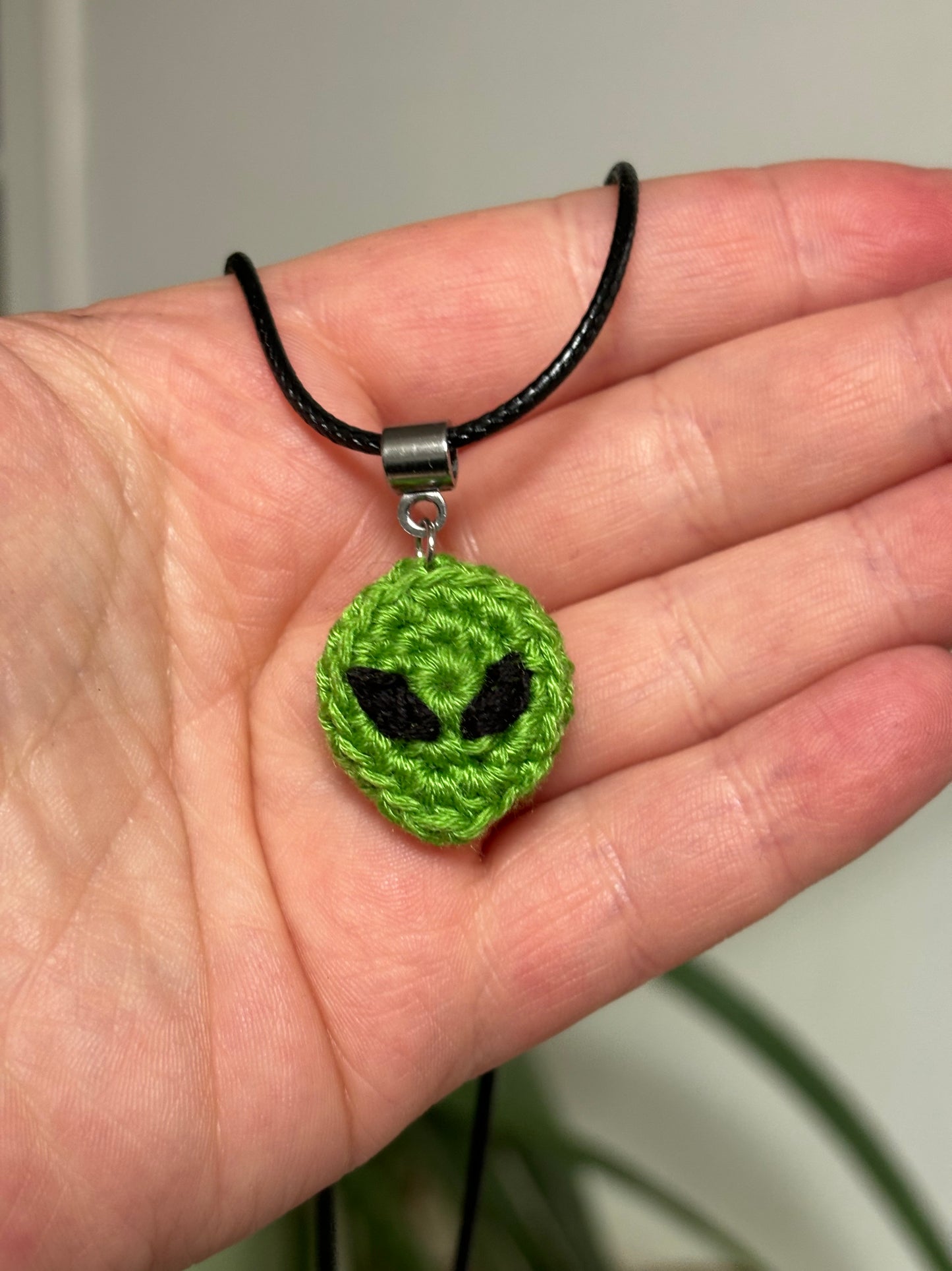 Retro Crochet Necklace - Alien