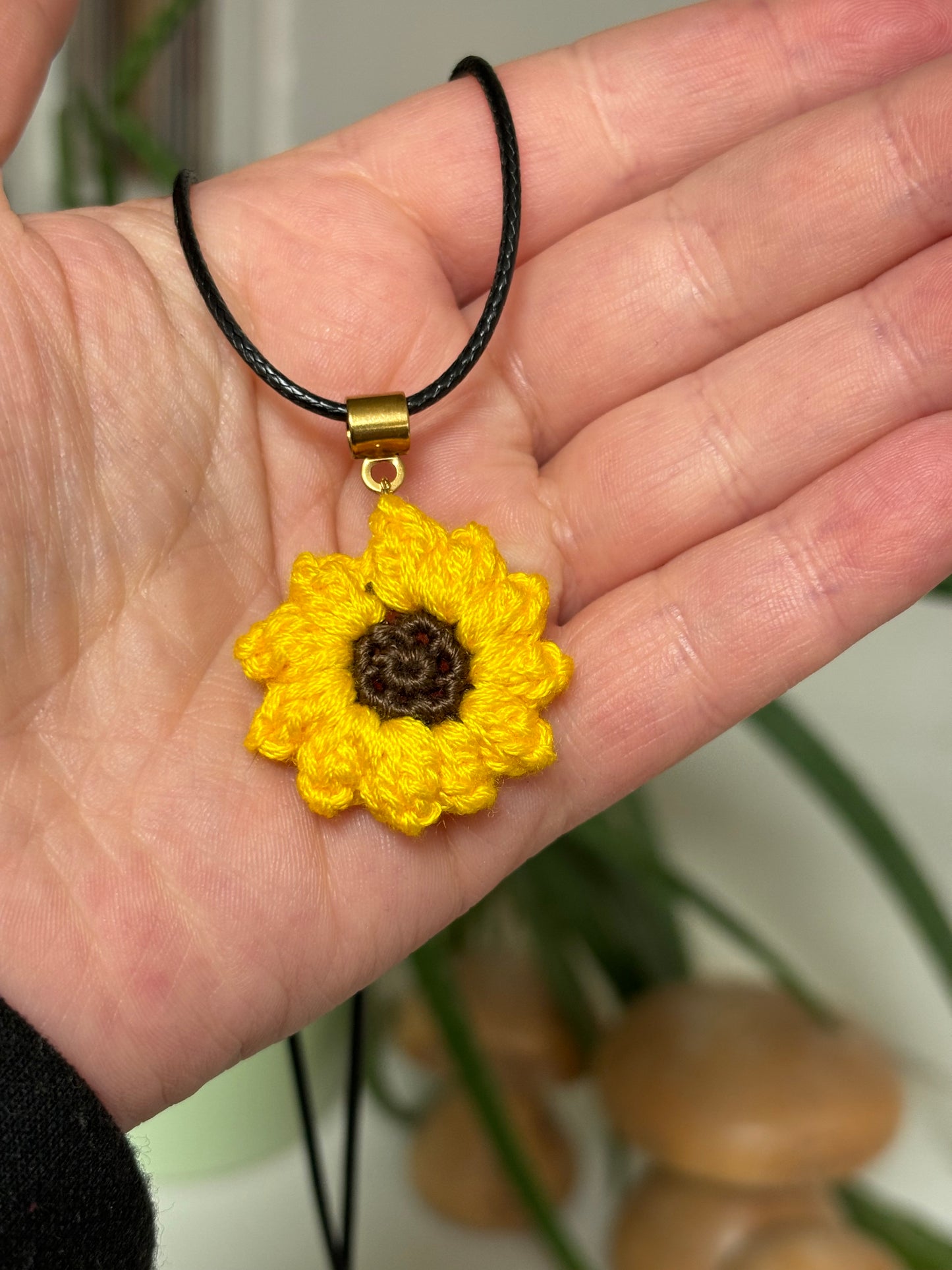 Retro Crochet Necklace - Sunflower